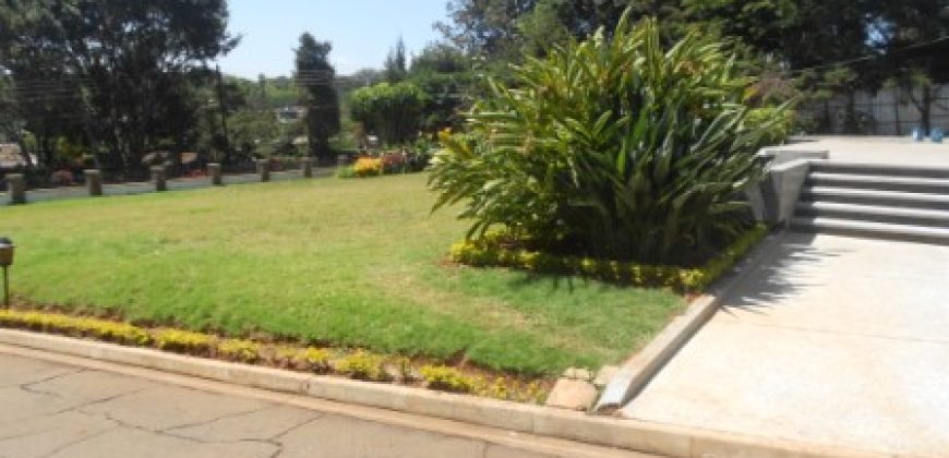 Townhouse in 1 acre for Sale in Lavington